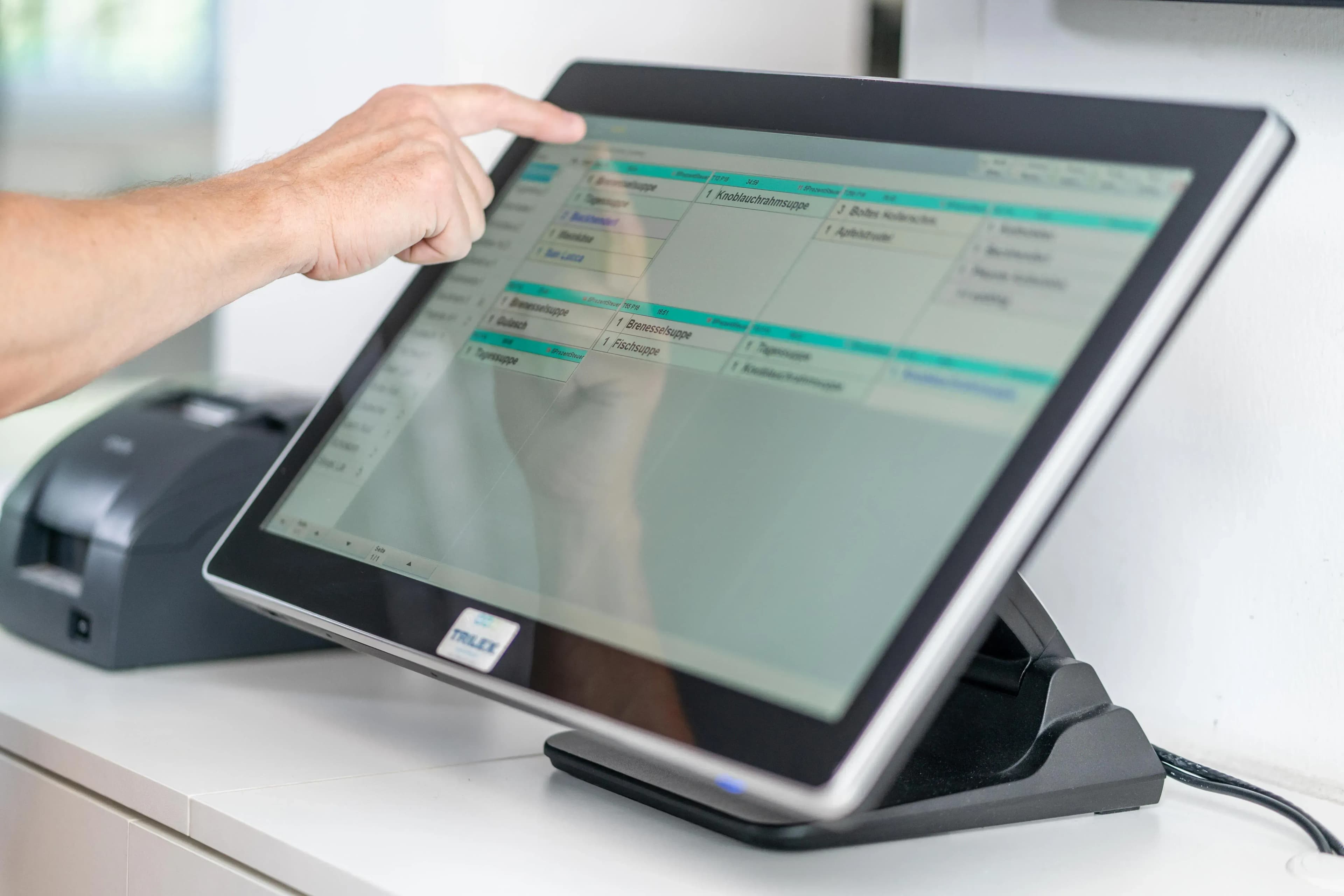 TiPOS Lieferung und Abholung App – Die smarte Bestelllösung für Gastro, Handel und Bäckereien